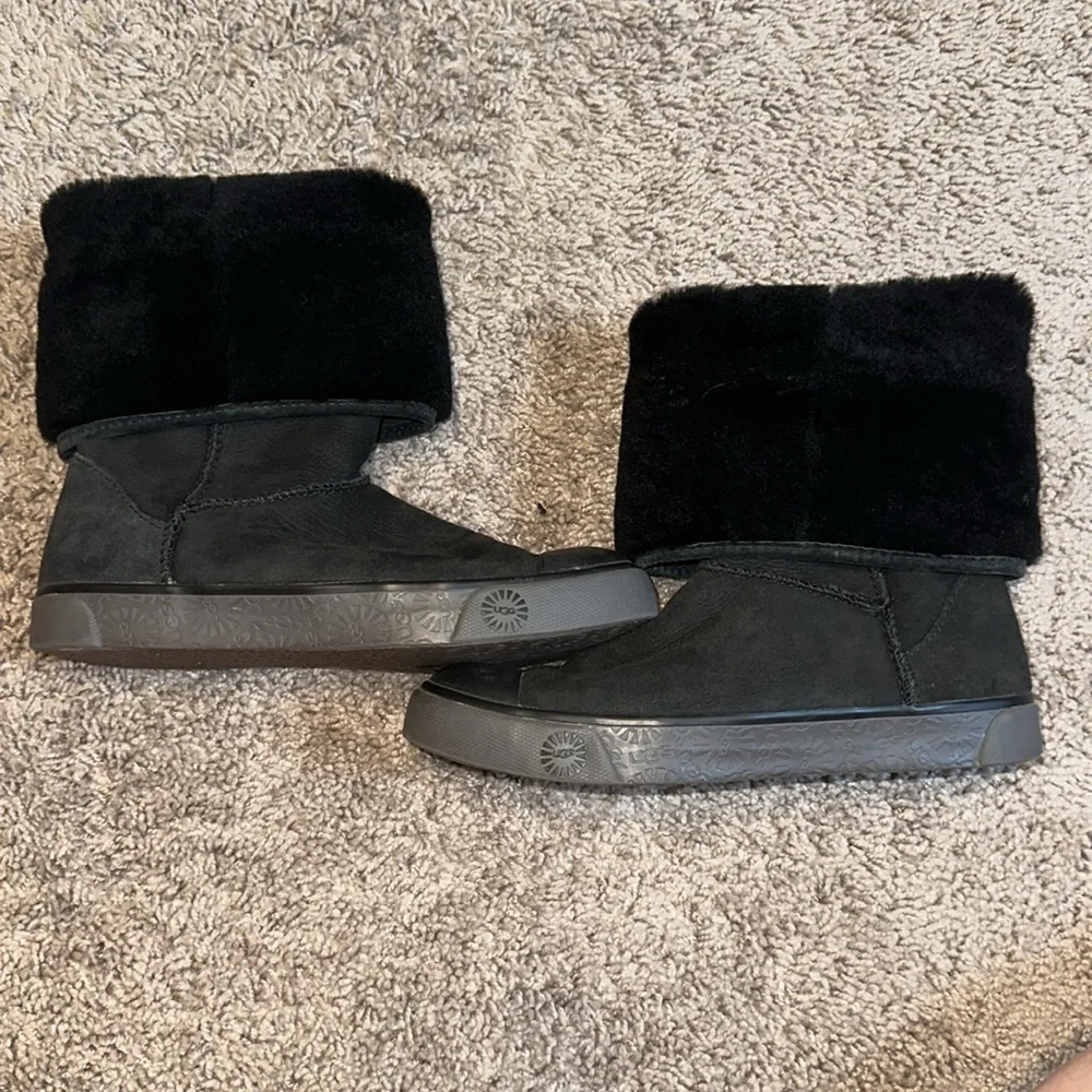 UGG Black Winter Boots with Rubber Soles And Toe cap Size 6.5 - Picture 7 of 9